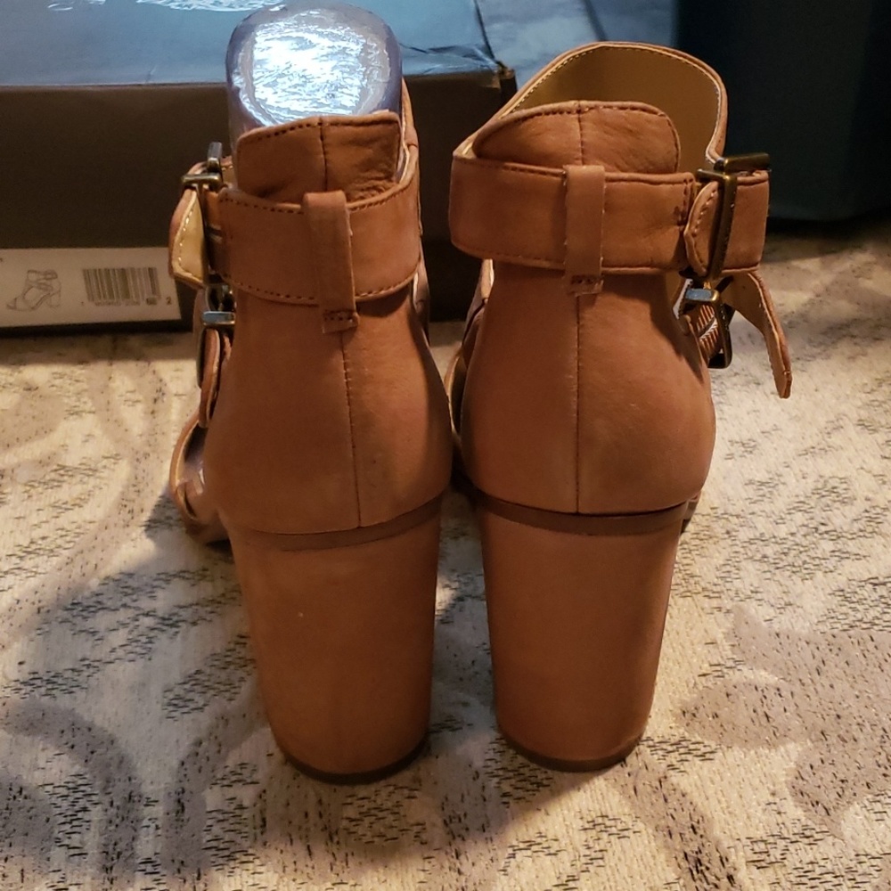 Brand new-Vince Camuto Sandals - Picture 3 of 8